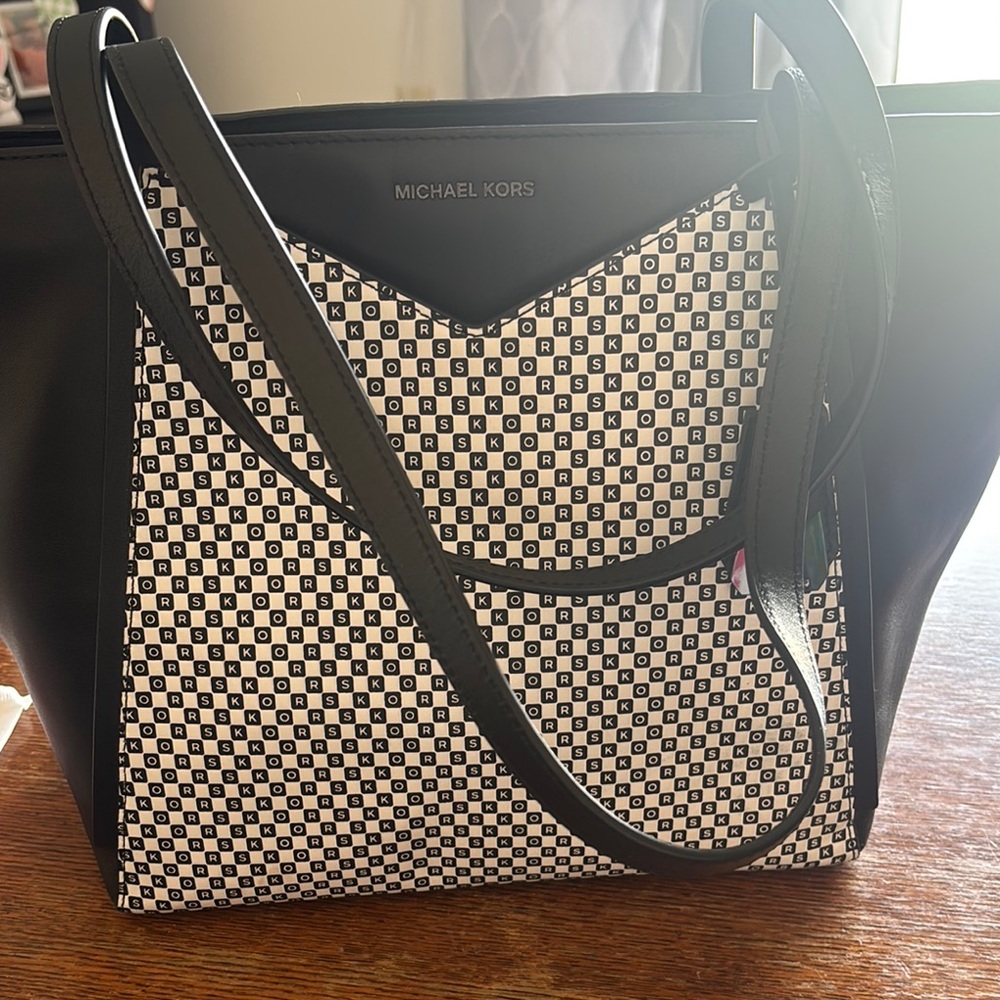Michael Kors Black and White Women's Bag